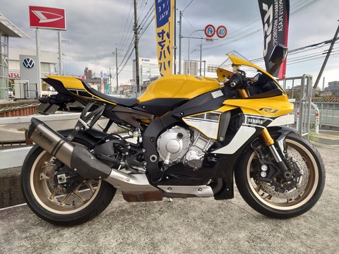 人気のR1特選中古車でのご案内